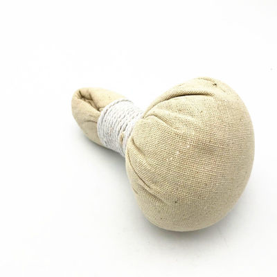 Proprietà curative delle erbe tailandesi con compresse naturali di erbe