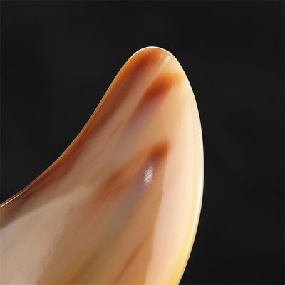 Facial Beauty Gua Sha Tool Bull Horn Scratching Board a forma di cuore per la cura della pelle del corpo e bastone di agopuntura