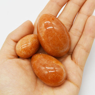Uova in pietra preziosa scolpite per l'esercizio vaginale