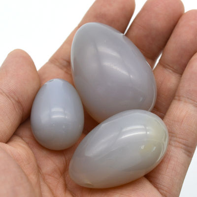 Perforazione artigianale di buchi Uova di Yonie per la stretta vaginale Dimensioni medie 40 * 25 mm Materiale di agata naturale