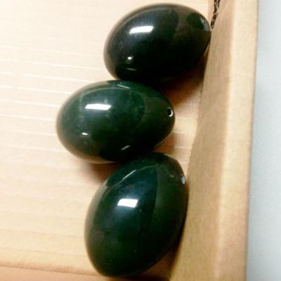 Cristallo perle sciolte materiale verde Nefrite Giada Yoni Uova per la stretta e il rafforzamento vaginale