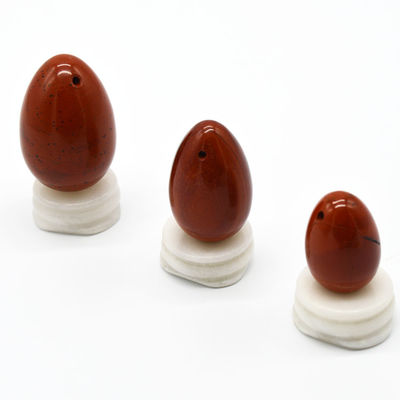 Uova di giada perforate in giaspo rosso Set di uova Yoni naturali per la salute fisiologica delle donne OEM approvato
