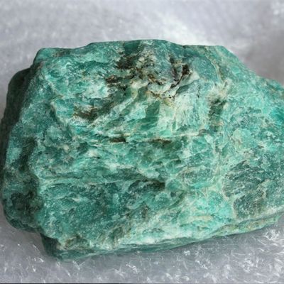 Tecnica intagliata Tipo di ghiaccio Pietra di cristallo naturale Tianhe Ornamenti in pietra grezza per collezioni d'arte