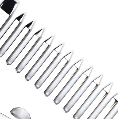 Disponibile il logo personalizzato in acciaio inossidabile in argento Scalp Massaggio Metal Gua Sha Comb per 2024 Massager Tools