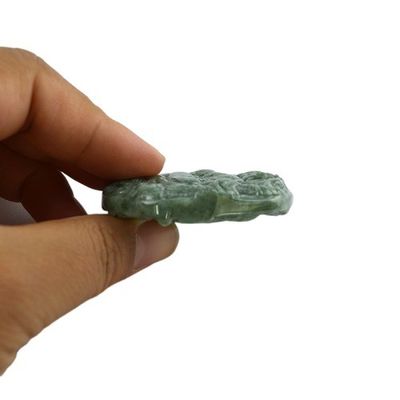 Giada Smeraldo Immortale Bodhisattva Pendente Dragone Collare Ornamenti Figura tradizionale cinese con caratteristica regionale