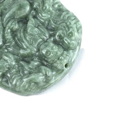 Giada Smeraldo Immortale Bodhisattva Pendente Dragone Collare Ornamenti Figura tradizionale cinese con caratteristica regionale