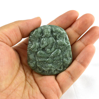 Giada Smeraldo Immortale Bodhisattva Pendente Dragone Collare Ornamenti Figura tradizionale cinese con caratteristica regionale