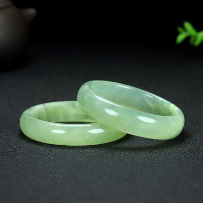 Caratteristica regionale Gemma naturale Verde Xiuyan Giada Bracciale per moda Boutique Gioielli Lady Braccialetti