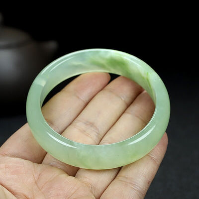 Caratteristica regionale Gemma naturale Verde Xiuyan Giada Bracciale per moda Boutique Gioielli Lady Braccialetti