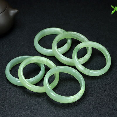 Caratteristica regionale Gemma naturale Verde Xiuyan Giada Bracciale per moda Boutique Gioielli Lady Braccialetti