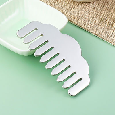 Acciaio inossidabile Gua Sha pettine per capelli Forma di cuore Strumento di massaggio del cuoio capelluto