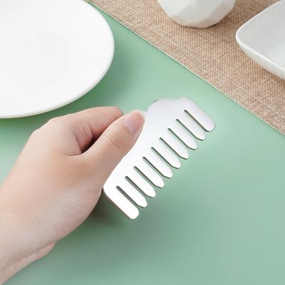Acciaio inossidabile Gua Sha pettine per capelli Forma di cuore Strumento di massaggio del cuoio capelluto