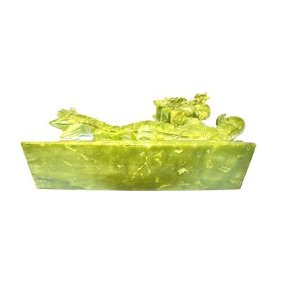 Draghi di giada cinese verde naturale incisi in stile Feng Shui per pezzi decorativi
