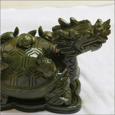 Caratteristica regionale La statua della tartaruga del drago in pietra di giada verde con accettazione OEM ODM