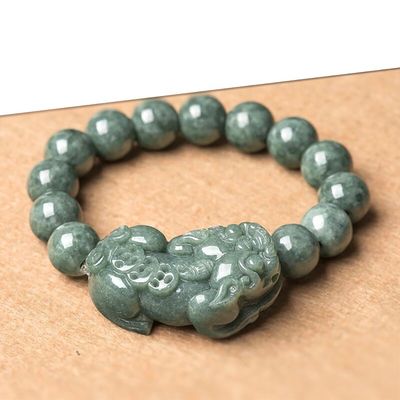 Braccialetto in giada intagliato Olio Verde Pixiu Uomini E Donne Braccialetti di fascino Accessoiri Anello regalo di compleanno 13mm Diametro perline