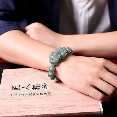 Braccialetto in giada intagliato Olio Verde Pixiu Uomini E Donne Braccialetti di fascino Accessoiri Anello regalo di compleanno 13mm Diametro perline