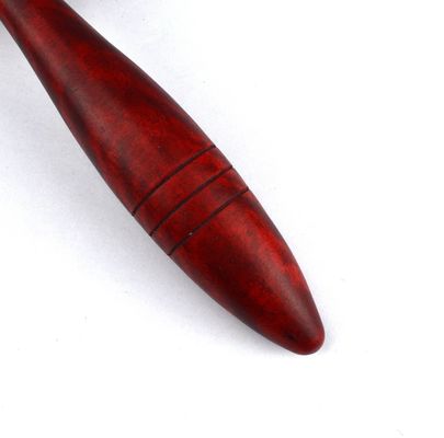 Roller di massaggio in legno rosso o giallo per la terapia facciale e il trattamento delle rughe