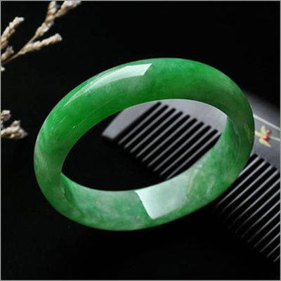 Personalizzazione di pietre di cristallo Ice Emerald Green Jade Bracelet OEM ODM accettato