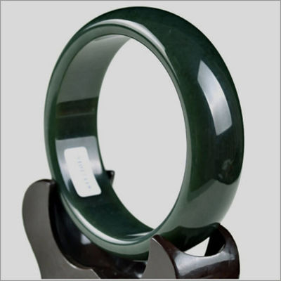 Braccialetto di giada etiana Nefrite verde fatto a mano in stile popolare 54-65mm con design naturale unico