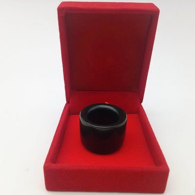 Anello di giada di nefrite naturale personalizzato per uomini Tecnica lucidata