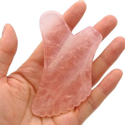 Logo personalizzato Strumento di massaggio corporeo naturale a quarzo rosa Gua Sha per la cura della pelle e la salute facciale