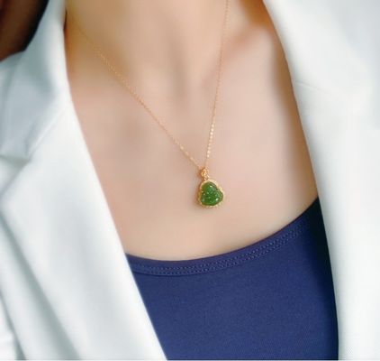 925 Collare di Buddha di Giada con Nefrite Verde Intagliato d'Argento con Pietre di Cristallo e Piccole Dimensioni