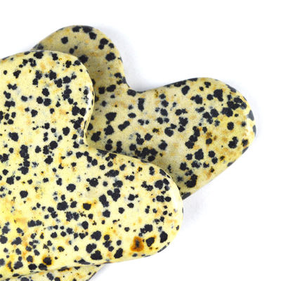 Logo personalizzato disponibile dal 2024 Strumento di massaggio in pietra dalmata a forma di cuore per massaggi di salute del corpo