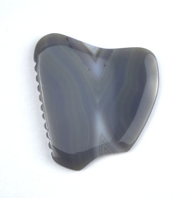Strumento terapeutico di massaggio da raschiatura su misura 83g Agate grigio a righe Giada Gua Sha Pietra per viso e corpo