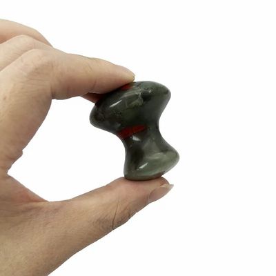 2024 Pietra di sangue Pietra di giada Pietra di Guasha Funghi Pietra di massaggio Pietra di Gua Sha Strumento Faciale La soluzione perfetta per ridurre le linee sottili