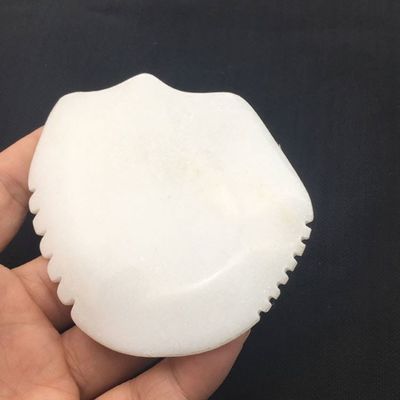 Giunta di gua sha di giada per massaggi facciale e corporeo