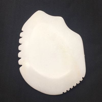 Giunta di gua sha di giada per massaggi facciale e corporeo