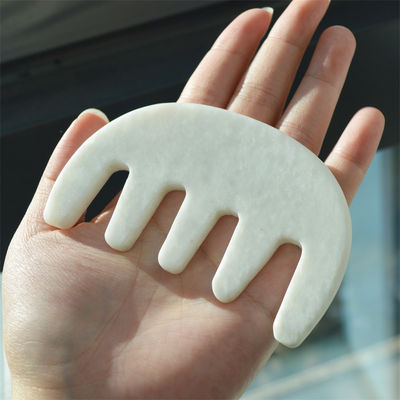 Massaggiatore per il centro benessere cinese naturale bianco Xiuyan Giada Gua Sha raschiatura pettine per il 2024 Strumenti di massaggio di tendenza