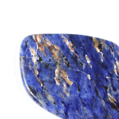 2024 Tendenza Forma delle labbra Blu Pietra Sodalite Gua Sha Massaggiatore di raschiatura per la bellezza della pelle del viso all'interno delle attrezzature di massaggio del corpo