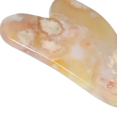 Cherry Blossom Agate Heart Shape Gua Sha Board Massaggio per la cura della pelle Strumento per la fisioterapia a infrarossi