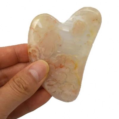Cherry Blossom Agate Heart Shape Gua Sha Board Massaggio per la cura della pelle Strumento per la fisioterapia a infrarossi