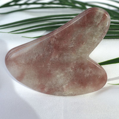 2024 Naturale Fragola Cristallo Giada Gua Sha Forma Cuore Faccia Raschiatura Massaggio Guasha Tavola per Massaggio Area Corpo Intero