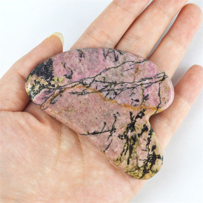 Funzione di massaggio muscolare Forma naturale del cuore Pietra di Rhodonite Gua Sha Scraping Board per la bellezza facciale e cura della salute della pelle del corpo Spa