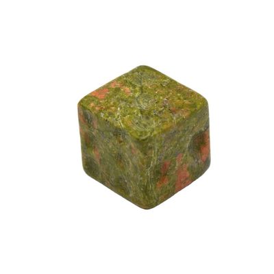 Metti le mani su Gemstone 15mm Cube Dice Un must per ogni appassionato di gioco