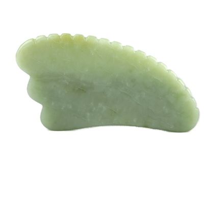 Attrezzatura per il massaggio del corpo Manuale Strumento GuaSha realizzato in giada verde Xiuyan naturale per la scultura della mascella e la riduzione del gonfiore