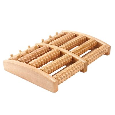 Roller per massaggiare i piedi in legno marrone per alleviare lo stress e rilassarsi
