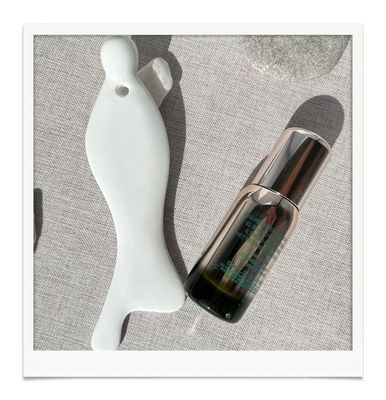 Strumento di massaggio Gua Sha personalizzabile Tavola di pietra Guasha Cream per raschiamento dei tessuti molli sulle gambe posteriori Braccia collo Spalla SPA