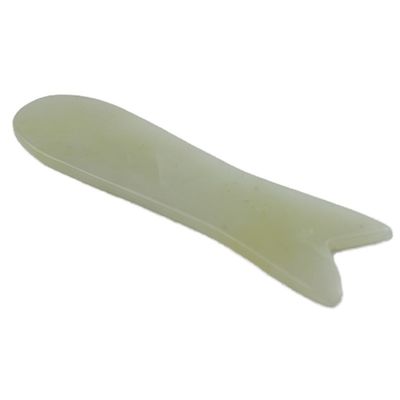 Massaggiatore corpo Proprietà Massaggiatore Xiuyan Pesce di giada a forma di Gua Sha Strumento faciale per la cura della pelle Strumento anti-invecchiamento Guasha