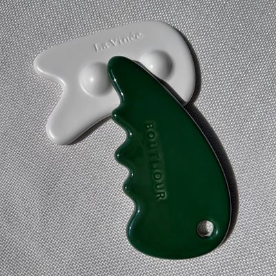Massaggiatore Faciale Gua Sha Stone in colore verde per auto cura della pelle e salone di bellezza