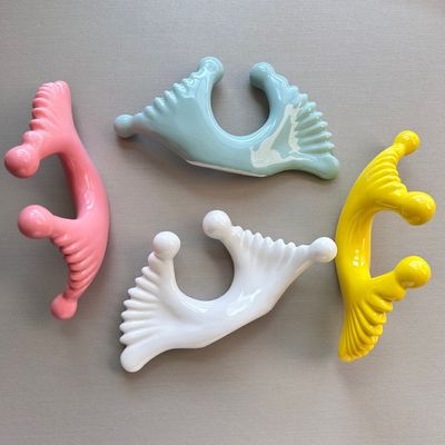 Disponibile il logo personalizzato in stile doppio massaggio della testa attrezzo ceramico Gua Sha per il corpo collo faccia cura della pelle Facial Spa