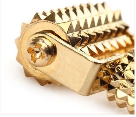 Attrezzatura per il massaggio del corpo Spikey Brass Manual Acupressione Riflessologia Stick per la salute e massaggio dei tessuti
