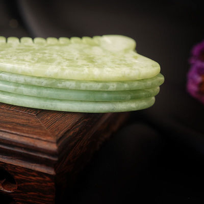 Attrezzatura per il massaggio della testa Naturale Xiuyan Giada Gua Sha Acupoint Massaggio pettine capelli Scalpo massaggiatore Massaggio muscolare Funzione