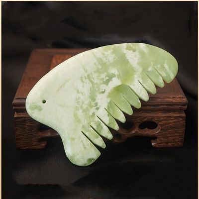 Attrezzatura per il massaggio della testa Naturale Xiuyan Giada Gua Sha Acupoint Massaggio pettine capelli Scalpo massaggiatore Massaggio muscolare Funzione