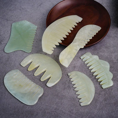 Terapia di agopuntura e massaggio del cuoio capelluto pettine naturale di giada con strumenti Xiuyan Giada Gua Sha