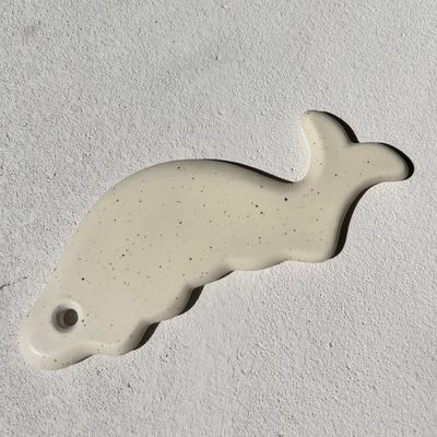 Massaggio in ceramica a forma di pesce efficace strumento di raschiatura Gua Sha per massaggiatore facciale