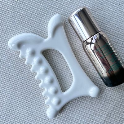 Prova i benefici del drenaggio linfatico con il nostro strumento di massaggio in ceramica Gua Sha Scraping